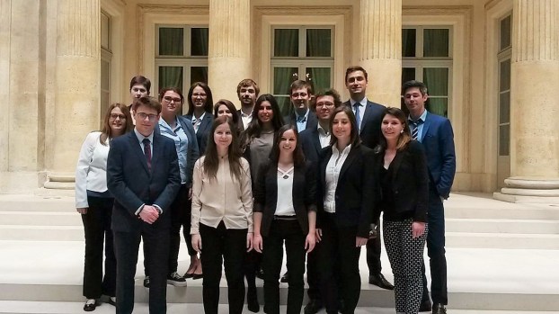 CklporoXIAA2b6H (2).jpg